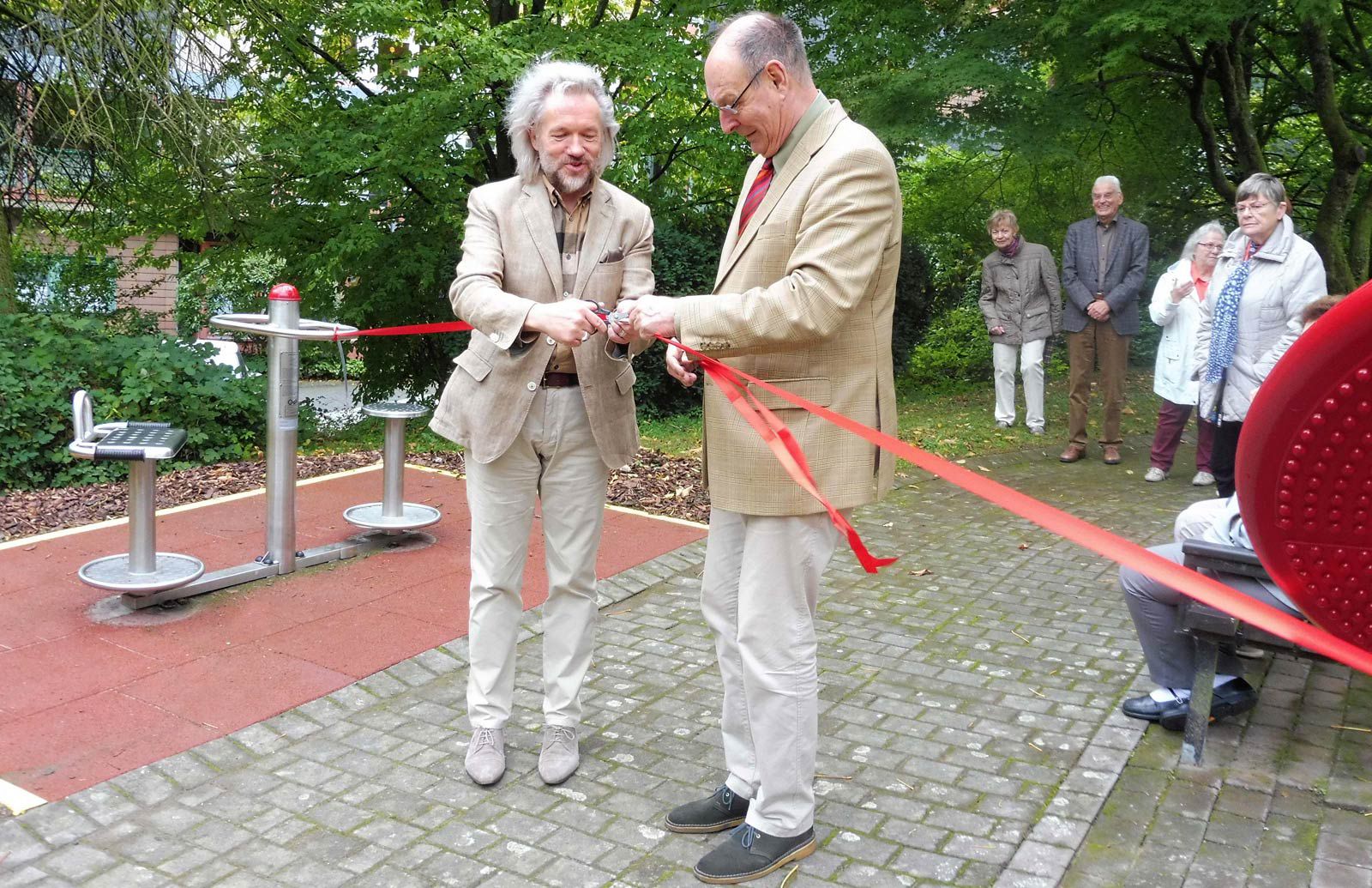 Eröffnung des Bewegungsparcours im Antoniusheim Altenzentrum Wiesbaden