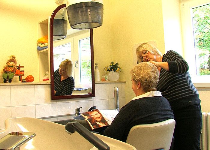 Unser Friseursalon im Antoniusheim Altenzentrum in Wiesbaden